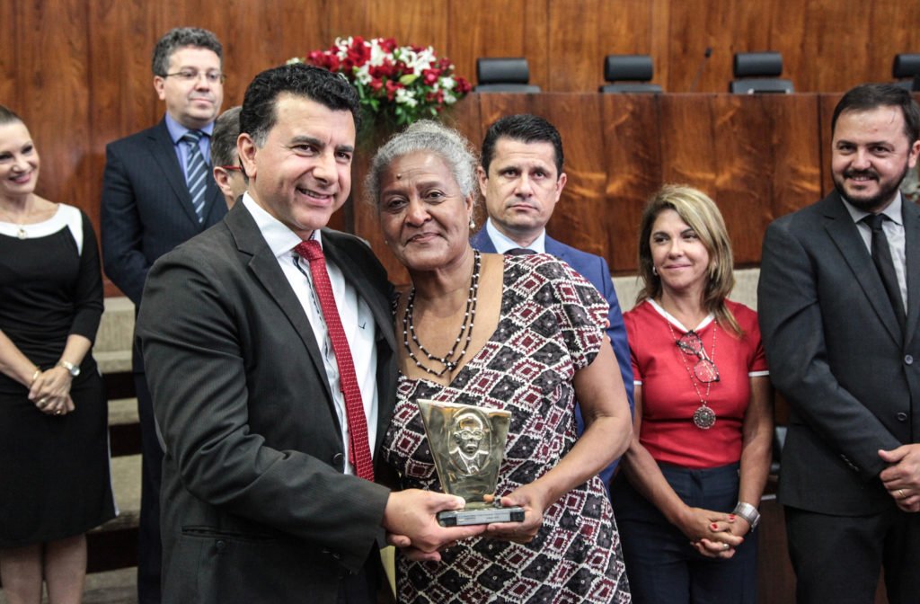 Quilombo do Mocambo recebe o Troféu Carlos Santos