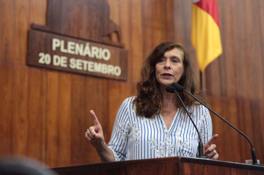 Deputada Sofia denuncia perda de recursos públicos