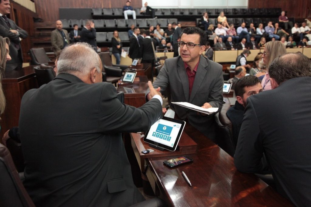 Deputado protocola Frente Parlamentar para  incentivar comércio entre Brasil e China