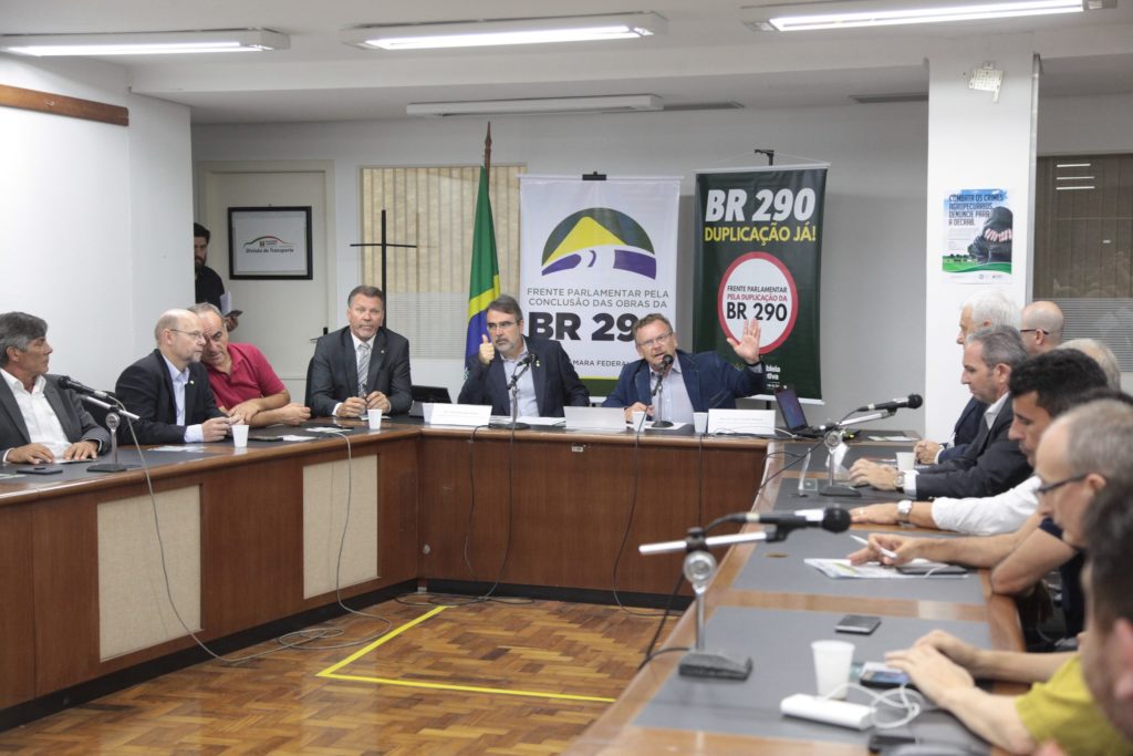 Duplicação da BR 290 ganha apoio de deputados, prefeitos, vereadores e representantes comunitários