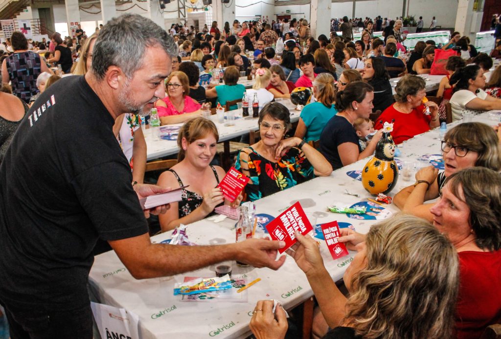 Deputado propõe multa a empresas com propaganda que estimulem violência contra as mulheres