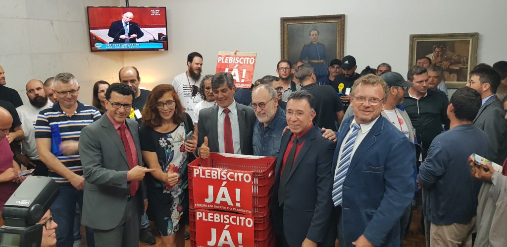 Valdeci defende ampliação do debate sobre PEC do plebiscito