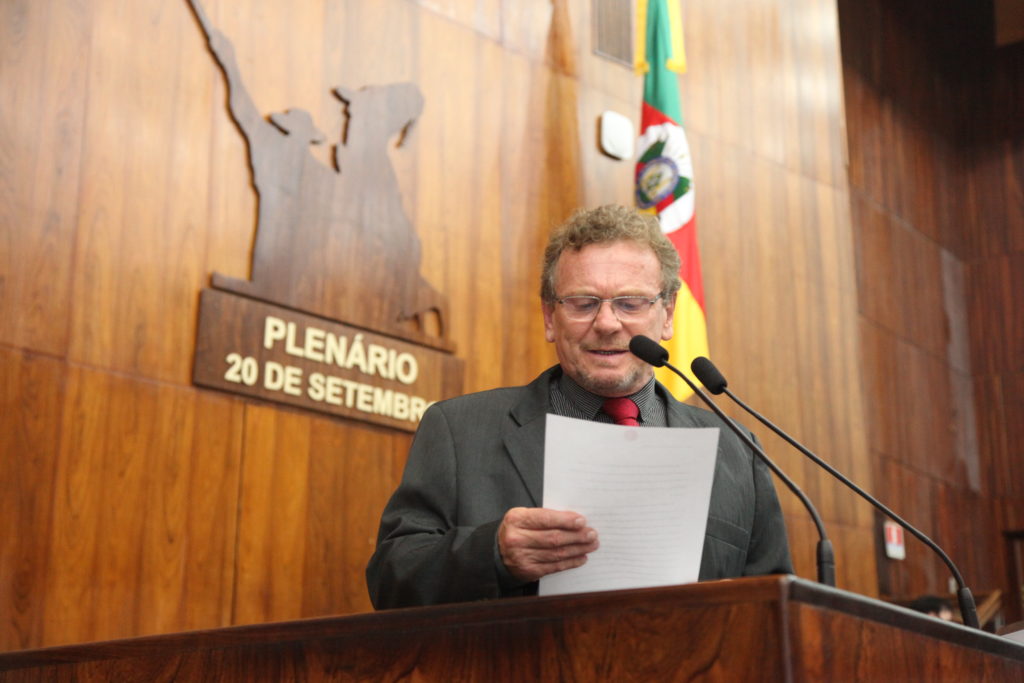 Mainardi homenageia Danúbio Gonçalves, falecido no domingo de Páscoa