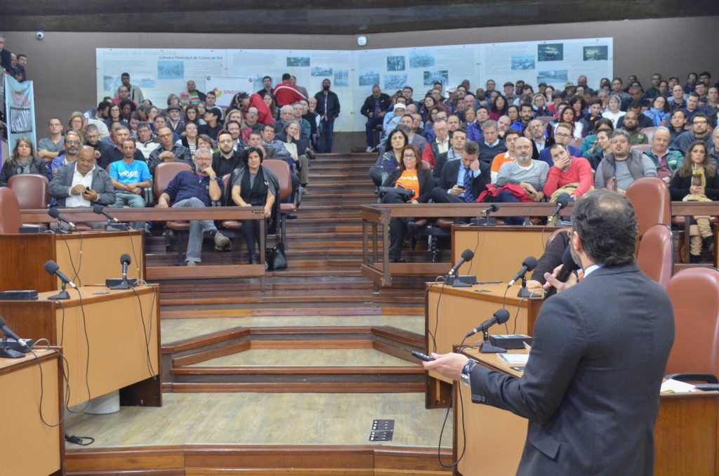 Debate sobre as mudanças no regime próprio da previdência lota Câmara de Vereadores em Caxias do Sul