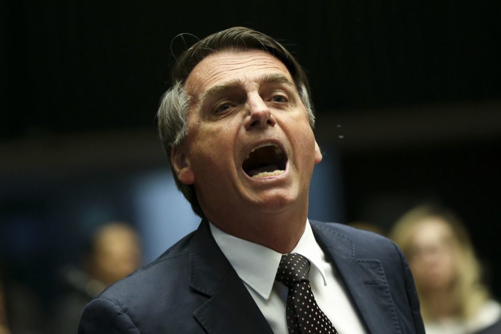 Bolsonaro e o tempo do fascismo. As lições de Castells e Onetti