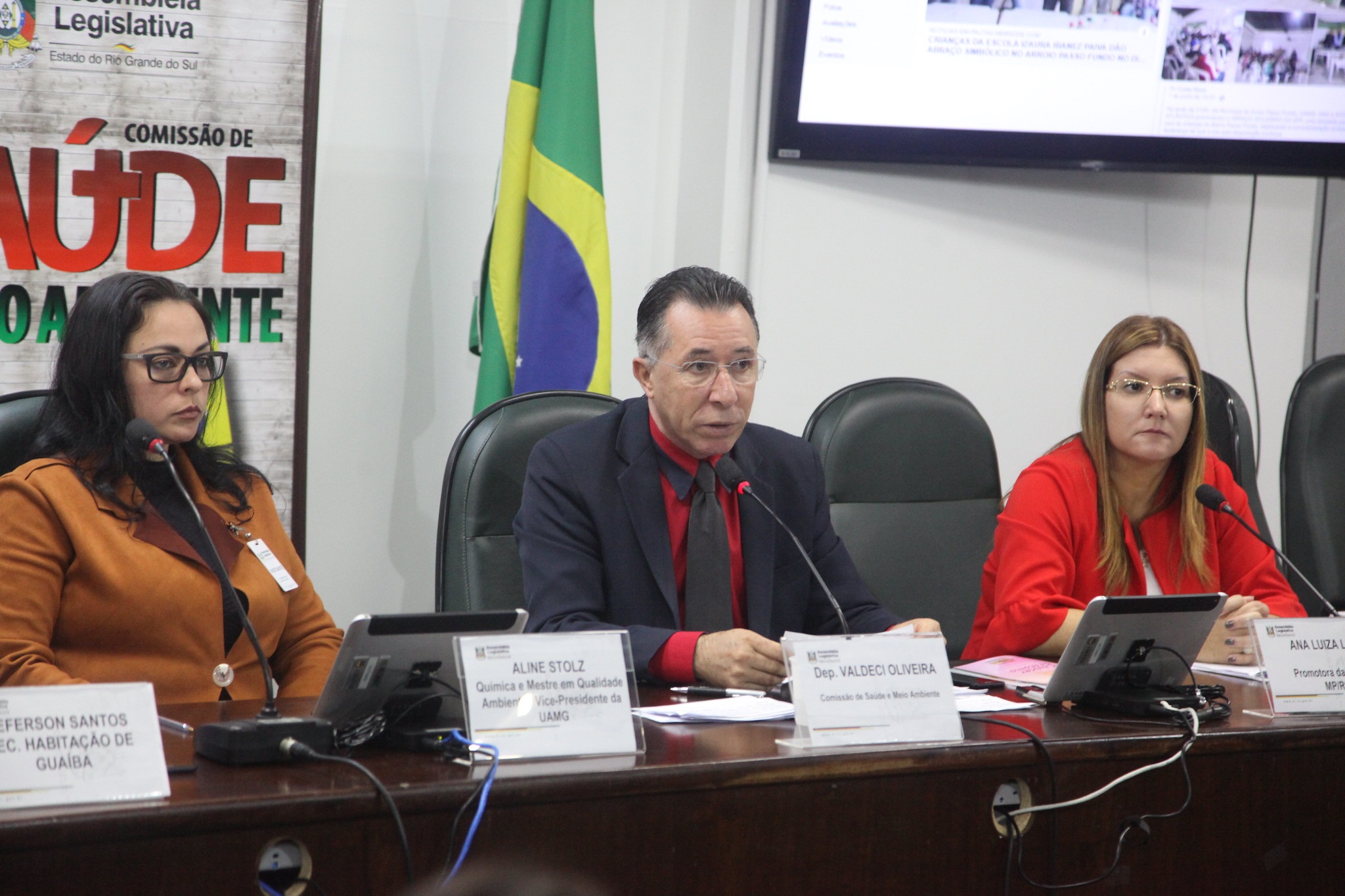 Moradores debatem poluição no arroio Passo Fundo e consequências para população de Guaíba