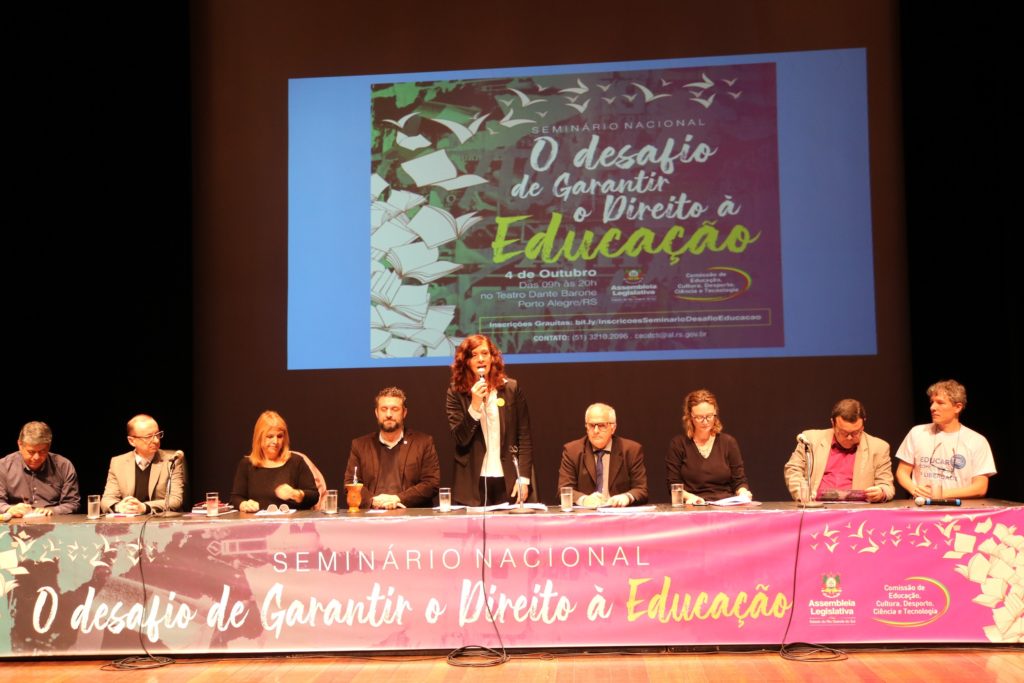 Seminário Nacional de Educação reuniu especialistas na área