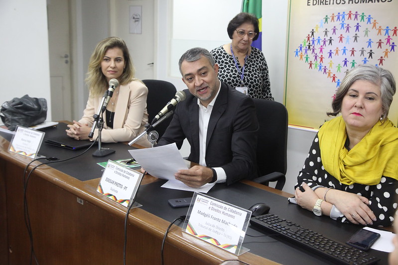 Deputado propõe que reeducação de autores de violência contra as mulheres vire política pública