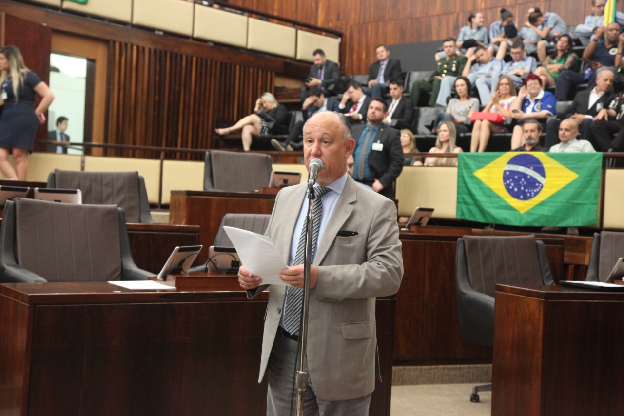 Bancada participa de homenagem ao Dia da Bandeira