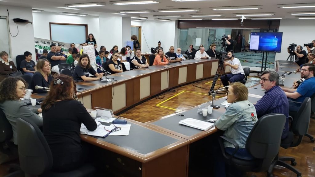 ESCOLA ABERTA – Comunidade apela a deputados para manter escolas que atendem crianças com alta vulnerabilidade