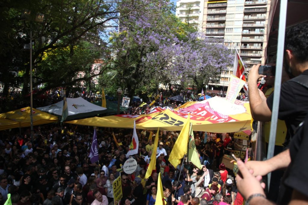 Bancada petista manifesta apoio aos servidores