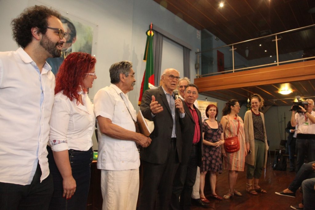 Suplicy e Valdeci defendem renda básica no RS