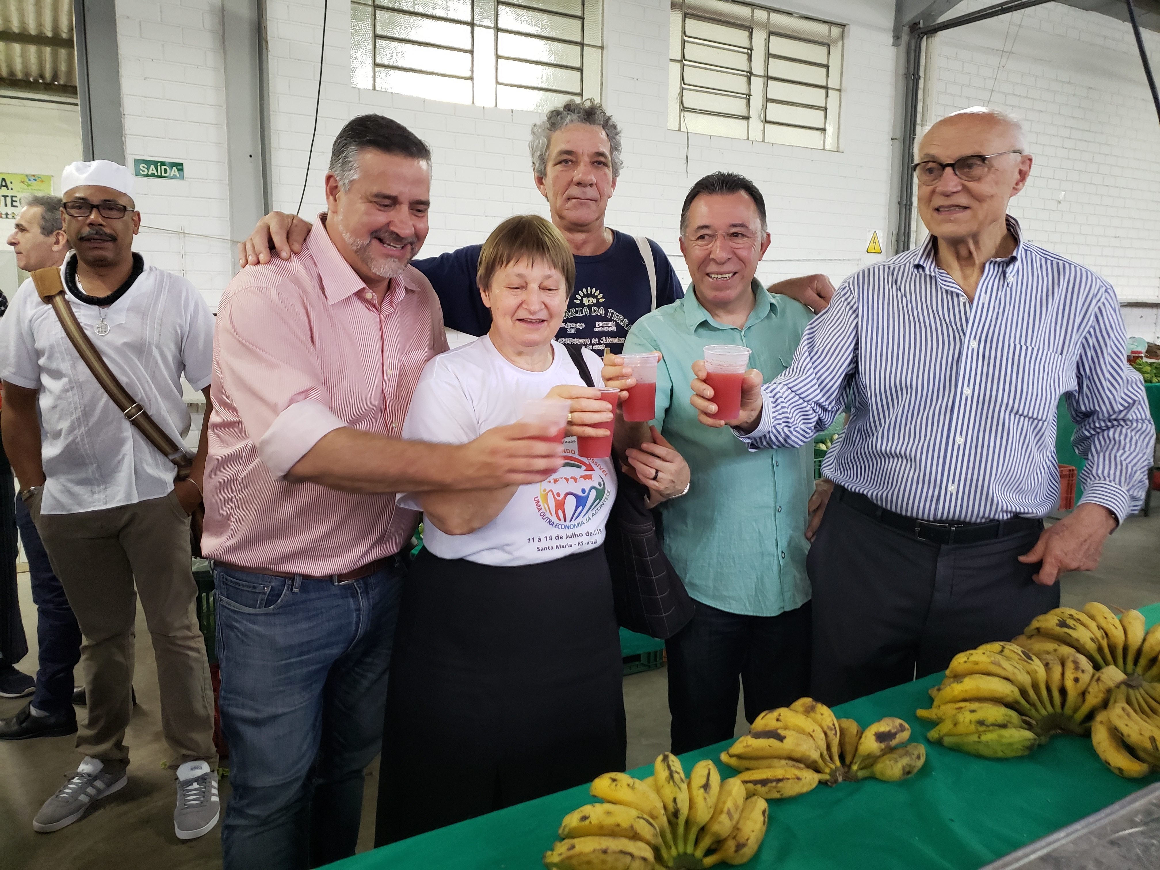 Ao lado de Suplicy, Valdeci apresenta projeto de lei sobre a renda básica