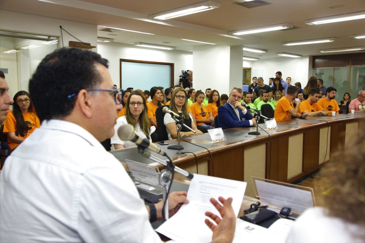 Deputados assinarão documento a favor do chamamento de mais aprovados