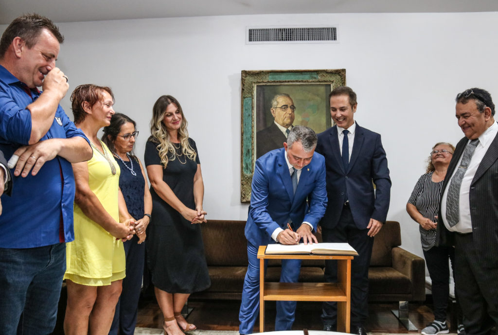 Deputado Edegar Pretto volta à presidência da Assembleia Legislativa e prioriza temas da Educação e seca no estado