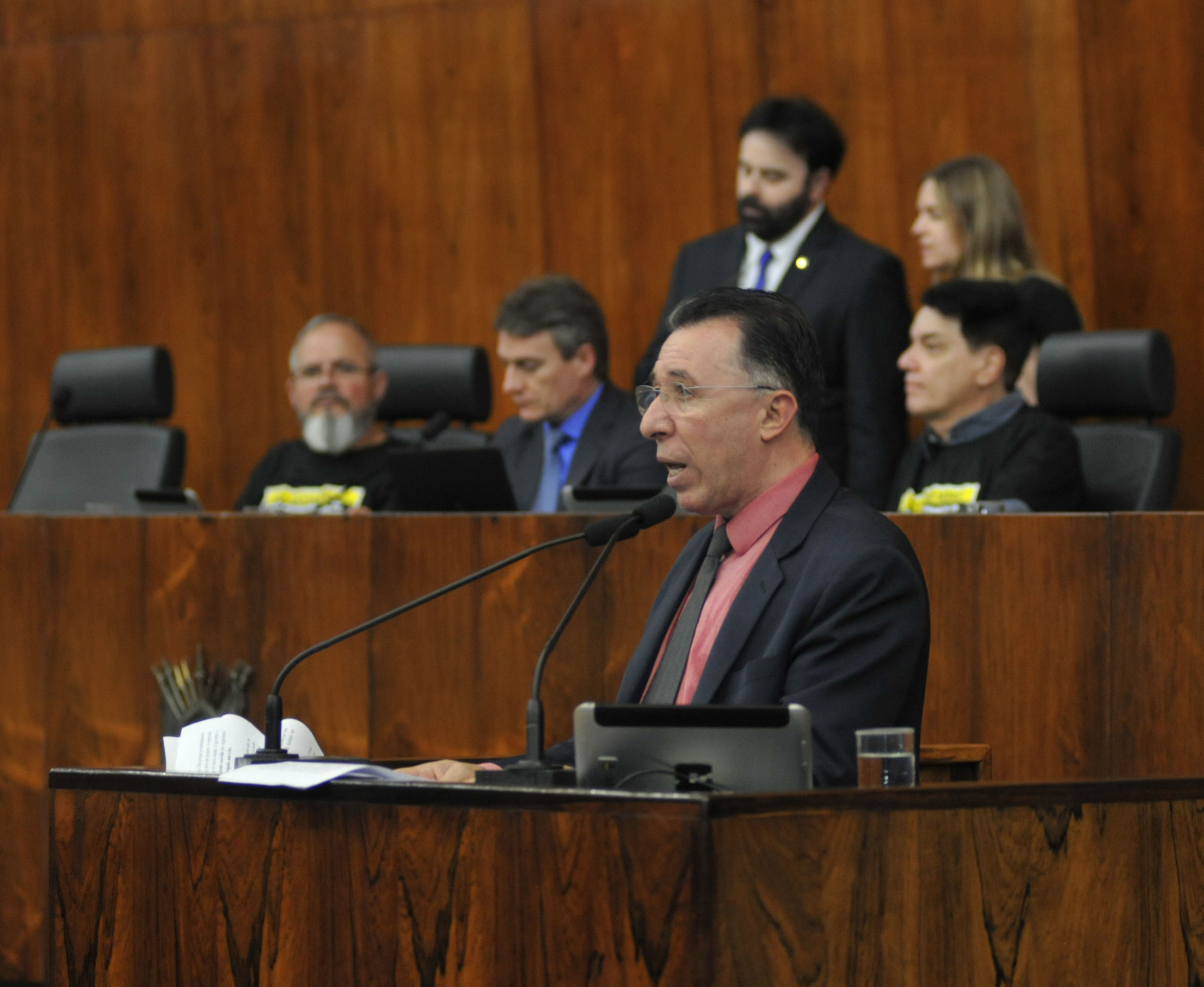 Deputado Valdeci cobra apoio do Estado sobre o auxílio emergencial