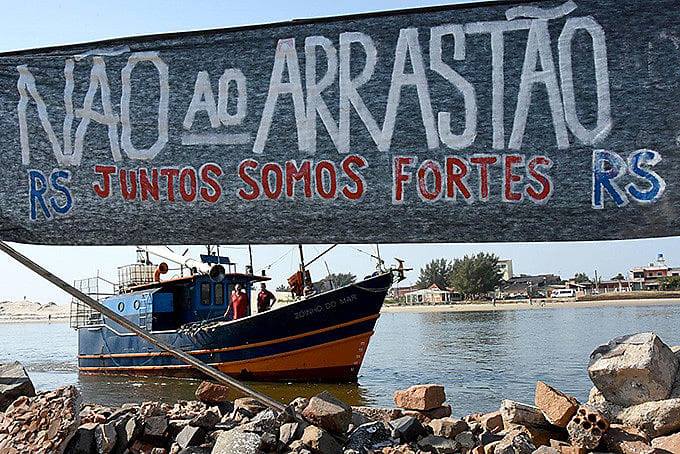 PESCA DE ARRASTO SUSPENSA NO RS