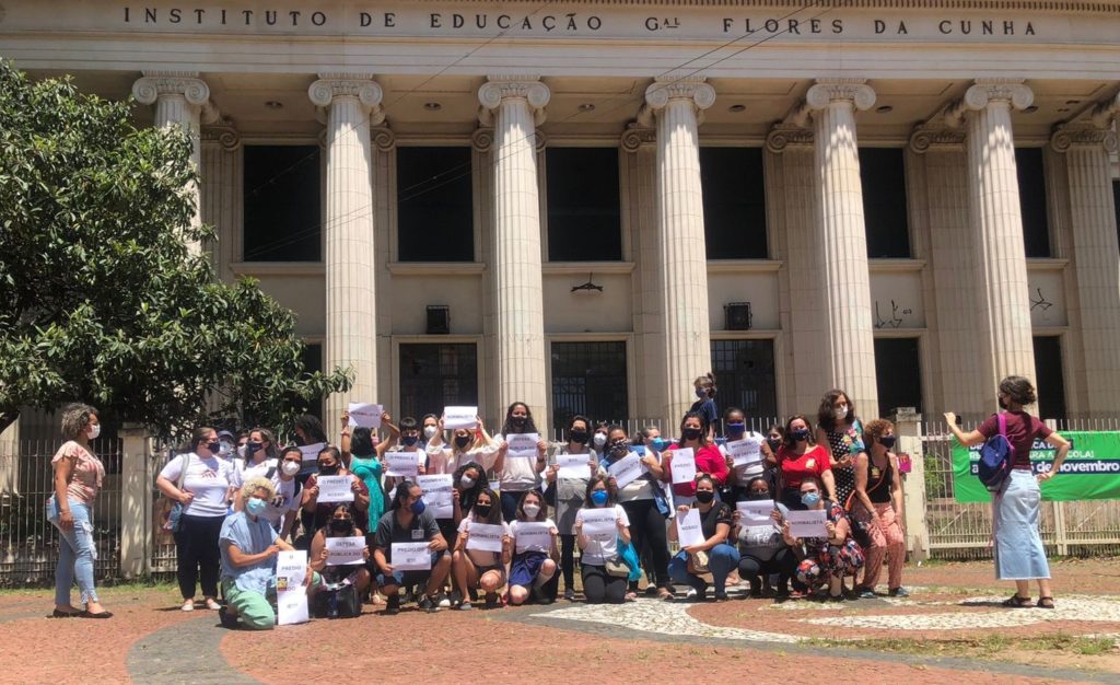 Sofia participa de Ato em defesa do Instituto de Educação