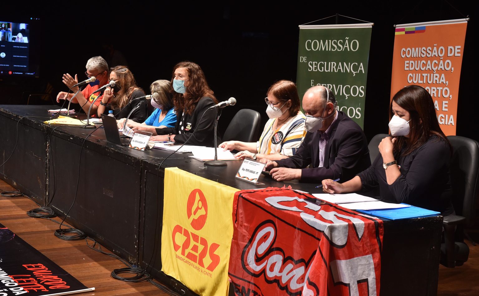 Audiência pública reforça campanha por reposição salarial para professores e funcionários de escolas