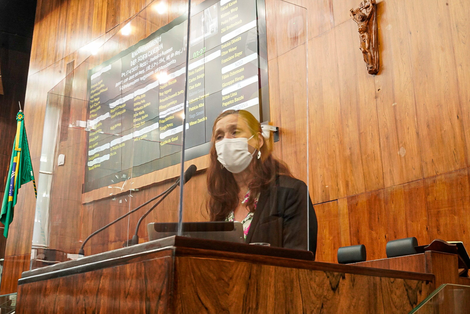 Bancada do PT vota a favor de instalação de coletores de água da chuva em obras realizadas pelo Poder Público