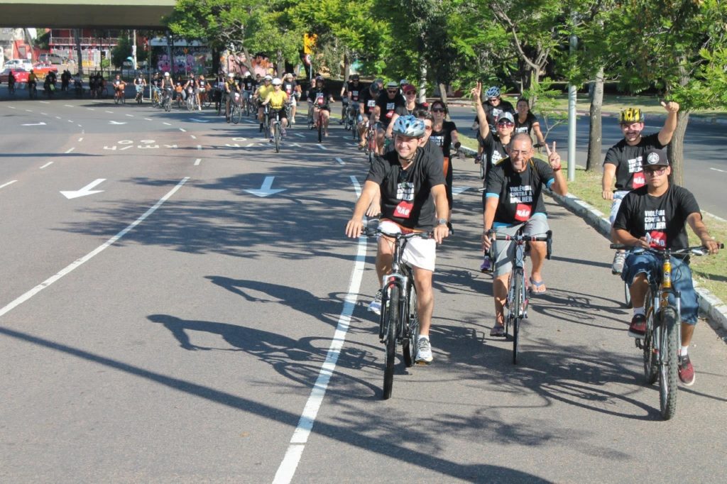 Comitê da ONU promove passeio ciclístico pela vida das mulheres, em Porto Alegre