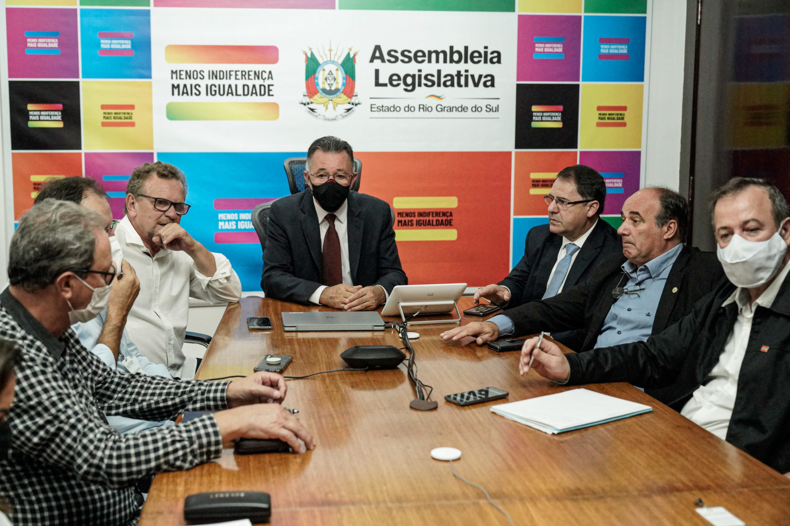 Nova reunião da Mesa de Negociações sobre Salário Mínimo Regional acaba sem acordo sobre índice de reajuste