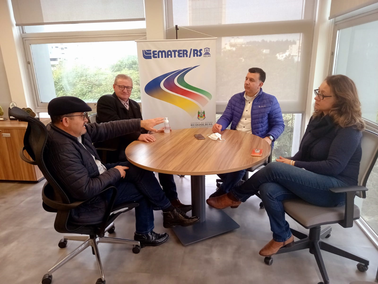 Emater: Jeferson questiona presidente sobre concurso público e orçamento da empresa para 2023