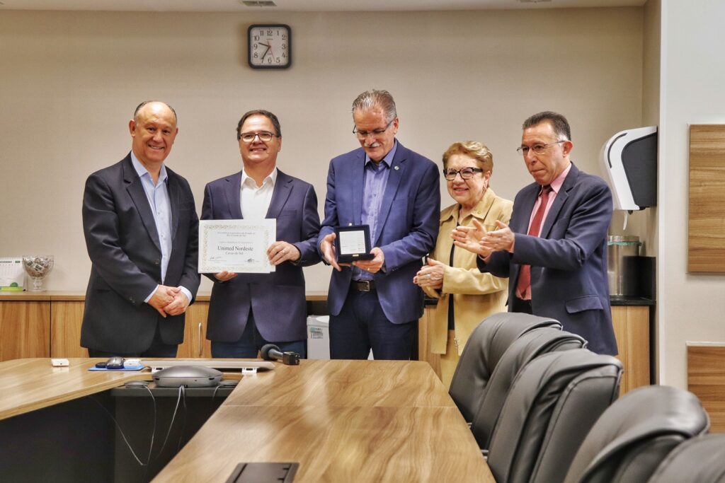 Assembleia faz homenagem aos 50 anos da Unimed Nordeste-RS em Caxias do Sul