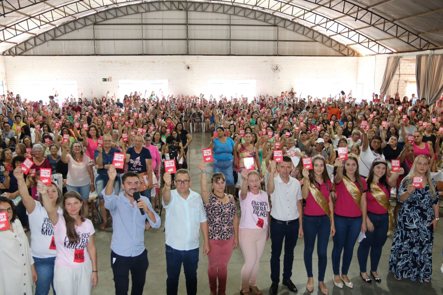 No Alto Uruguai, Adão Pretto trata sobre a estiagem e o fim da violência contra as mulheres