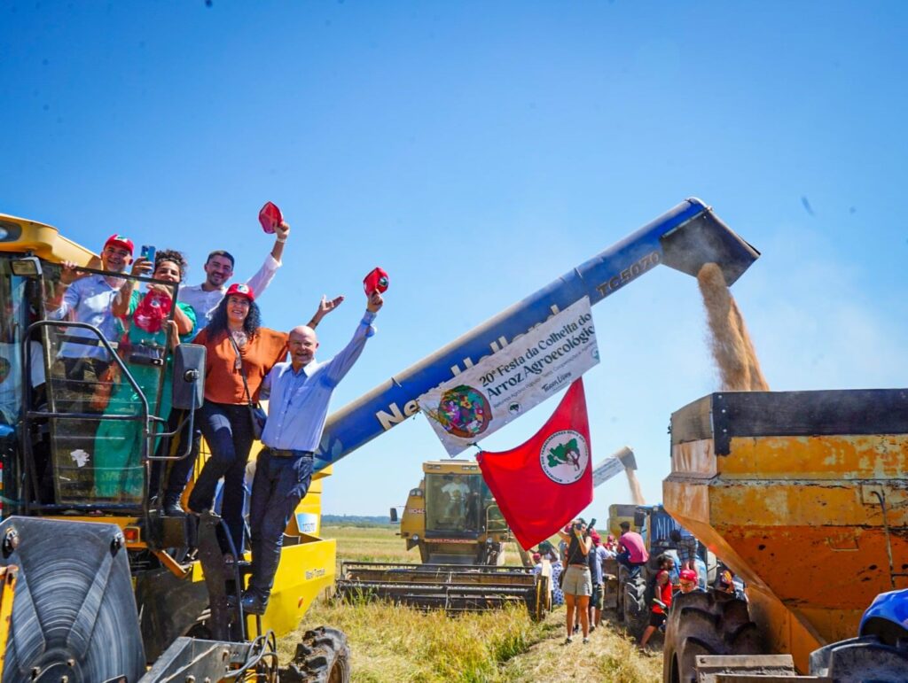 Deputado Adão Pretto prestigia a 20ª Festa da Colheita do Arroz Agroecológico