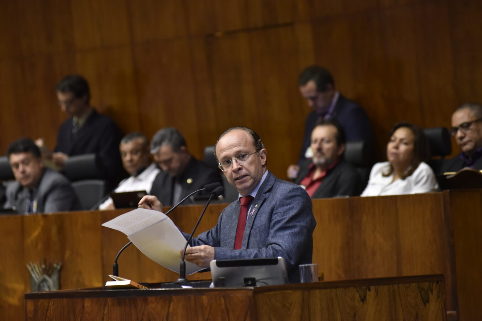 Outorga da Medalha do Mérito Farroupilha a Adão Villaverde acontece nesta quarta-feira