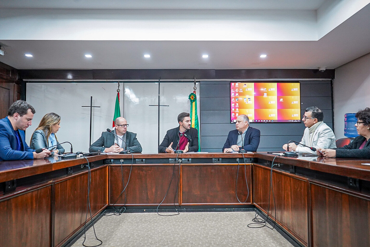 EMERGÊNCIA: Adão Pretto anuncia plano de trabalho e socorro às vítimas do ciclone no Estado