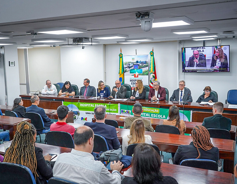 Reinstalada a Frente Parlamentar em Apoio ao Hospital Escola da Ufpel 100% SUS