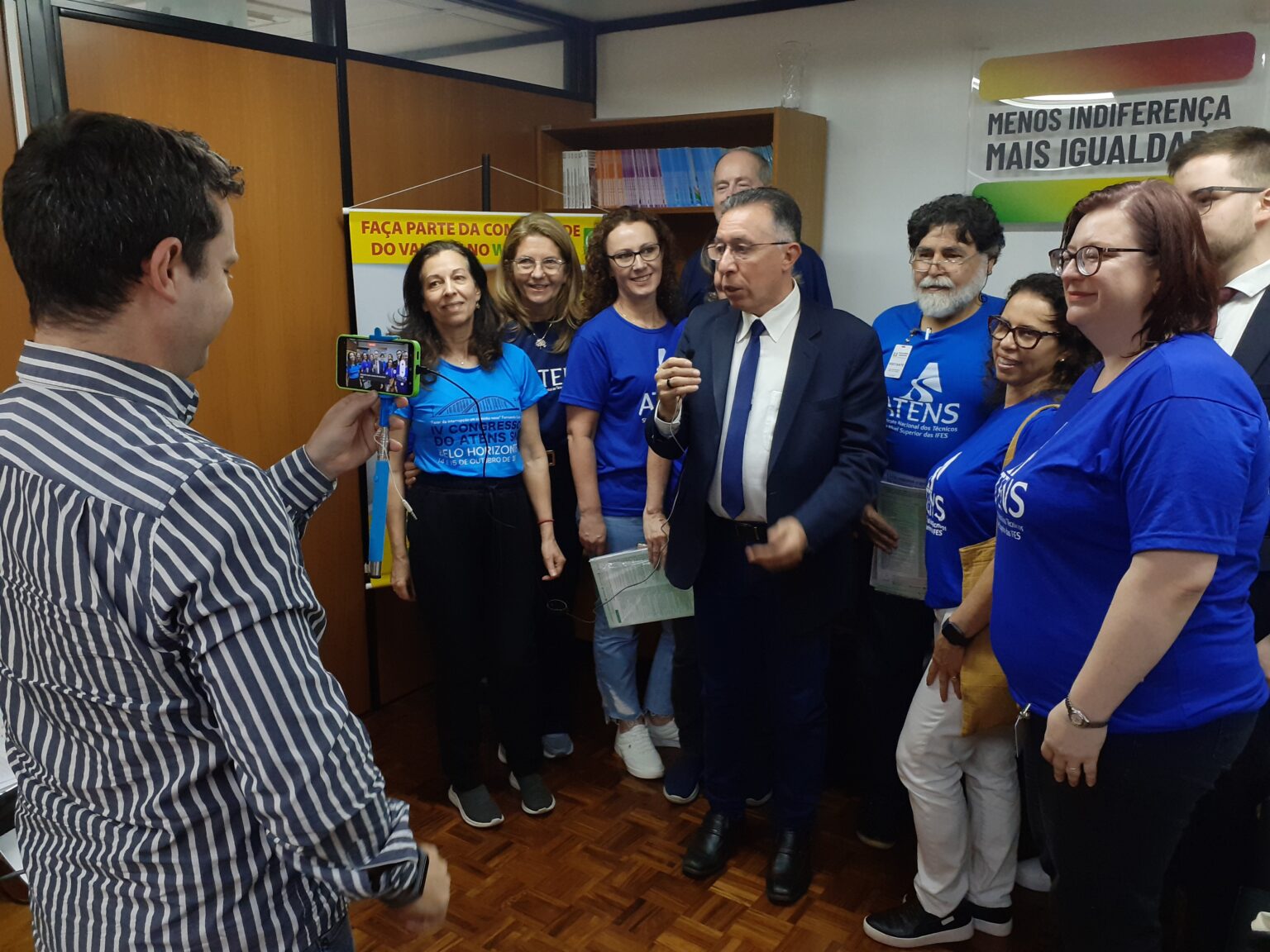 Valdeci recebe reivindicações de servidores da UFSM e da UFRGS