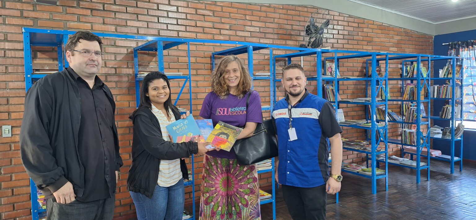 Escola remodela Biblioteca e precisa de livros