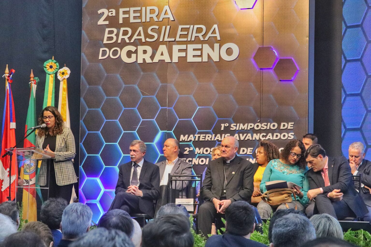 Deputado participa da abertura da 2ª Feira Brasileira de Grafeno de Caxias do Sul