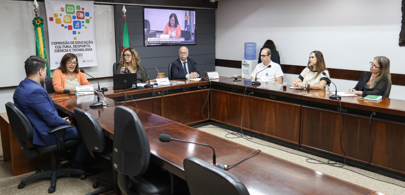 Comissão de Educação debate Liberdade de Ensinar e de Aprender