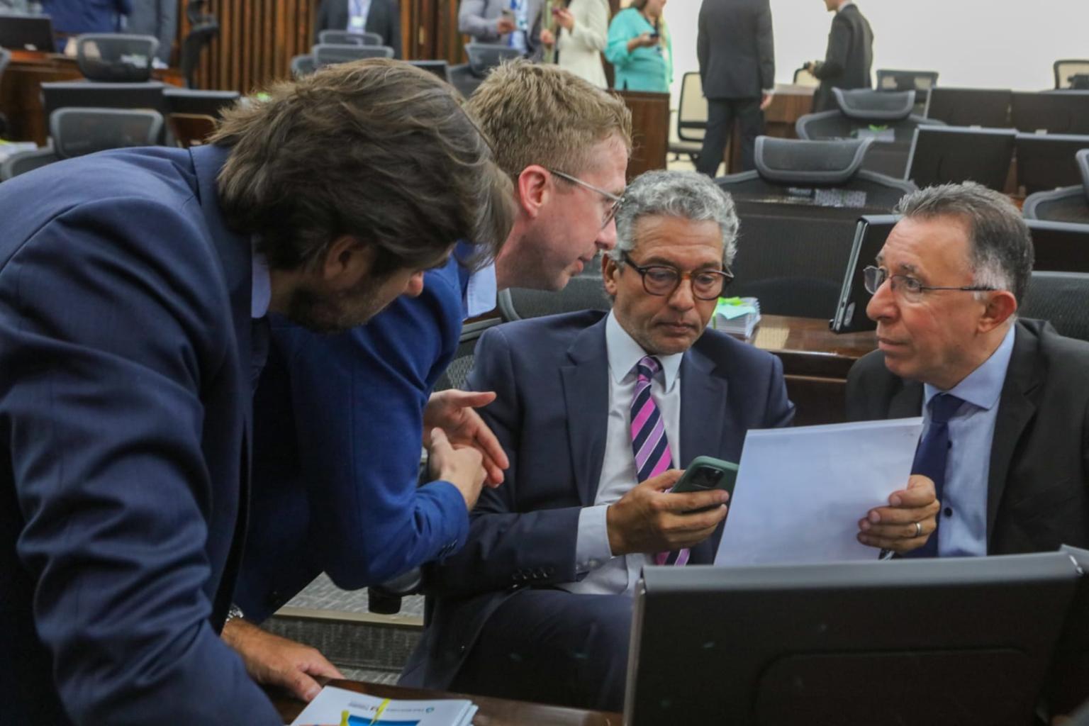 Valdeci Oliveira cobra destravamento na entrega de alimentos a famílias vulneráveis