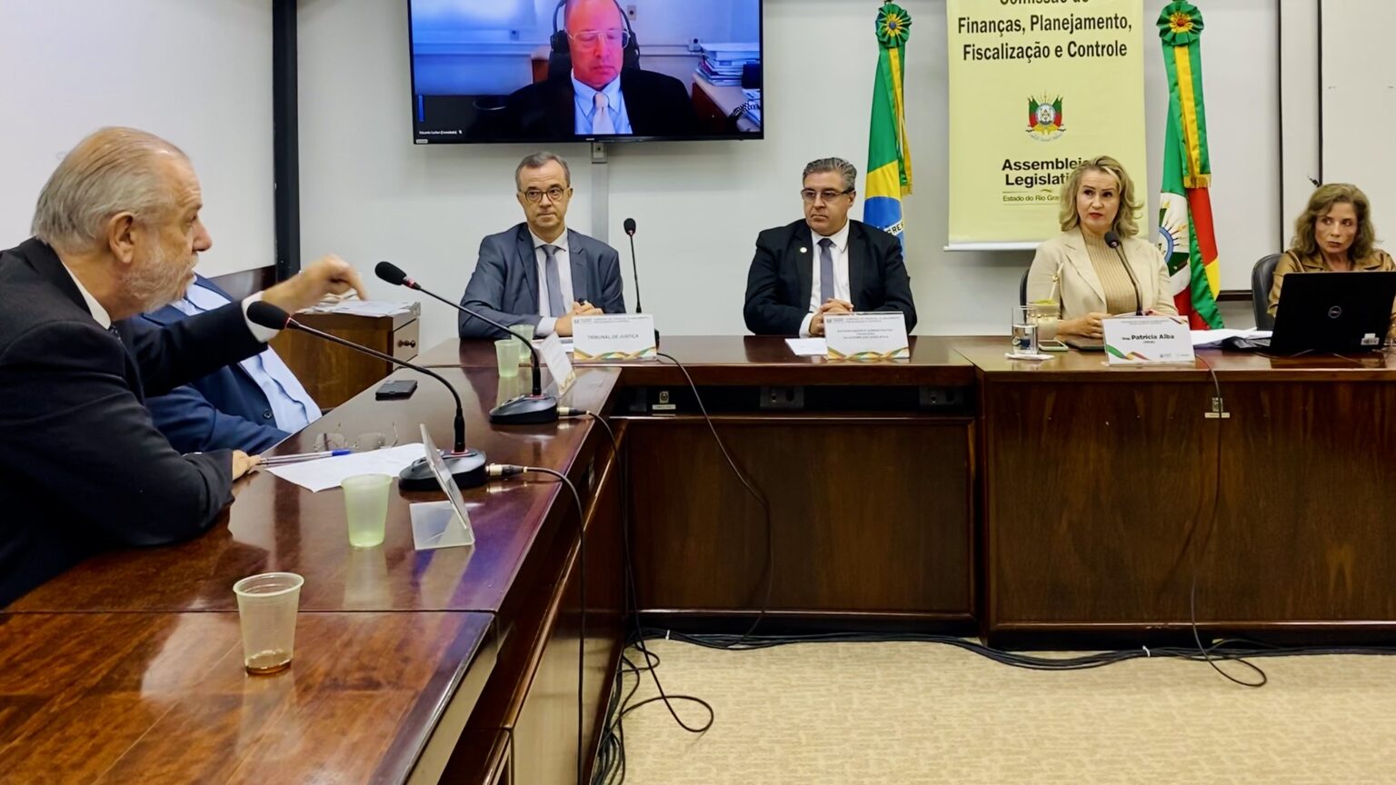 Bancada do PT aponta que política do Governo Leite fez com que RS tivesse o pior desempenho econômico em 2023