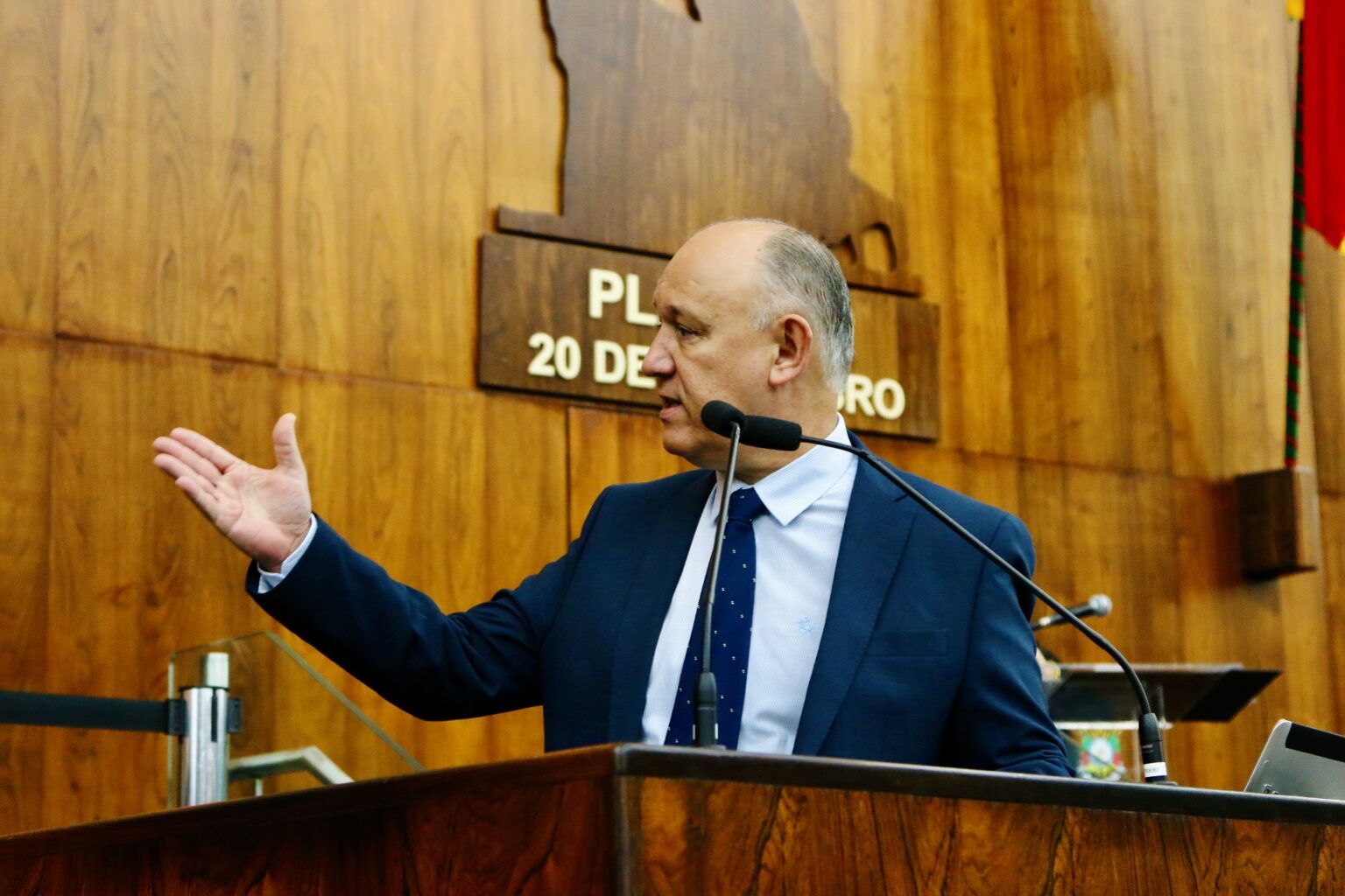 Bancada do PT destaca a Democracia no aniversário da Assembleia Legislativa