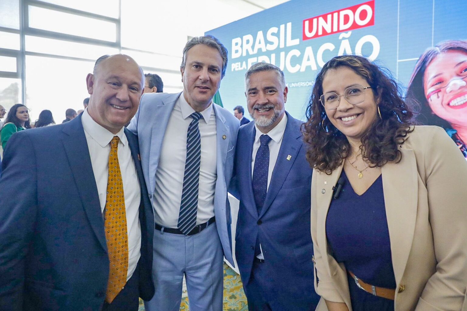 Pepe Vargas participa do anúncio da instalação de Universidade Federal em Caxias do Sul