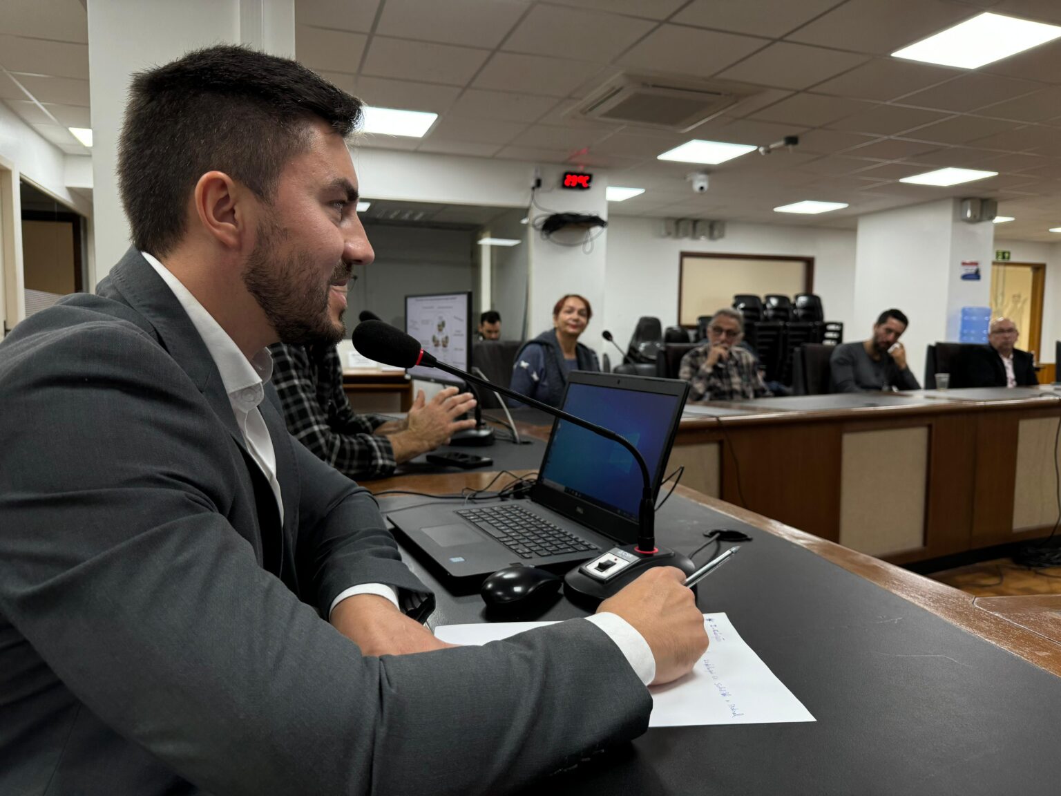 Adão Pretto recebe especialistas para tratar do fomento à agricultura livre de agrotóxicos