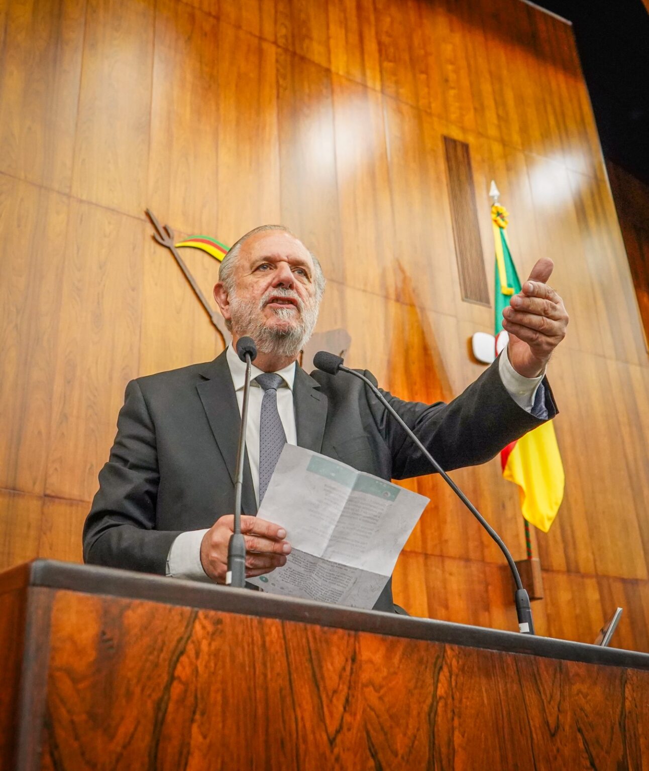 Rossetto cobra Eduardo Leite: “O Rio Grande tem pressa, governador” 