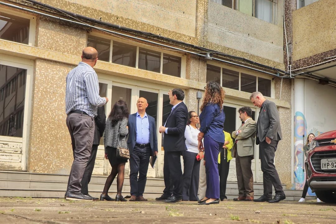 Pepe acompanha visita da reitora eleita da UFRGS ao prédio que deve ser a sede do campus na Serra