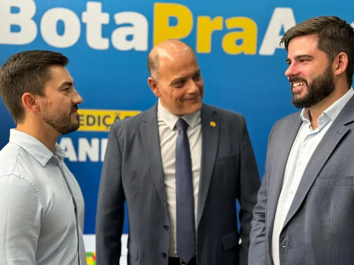 Adão Pretto participa de atividade do programa Bota Pra Fora, que vai acelerar entrega de mais de 5 mil moradias em Porto Alegre