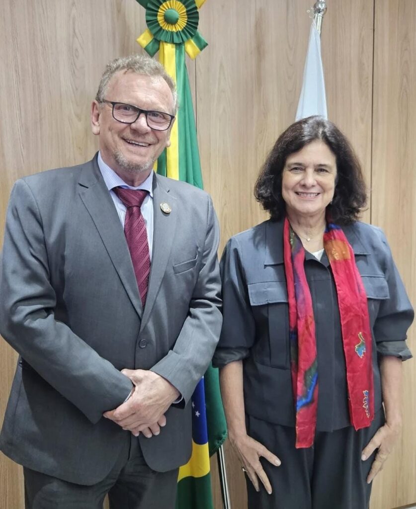 Mainardi reúne-se com ministra da Saúde, que confirma agenda em Bagé