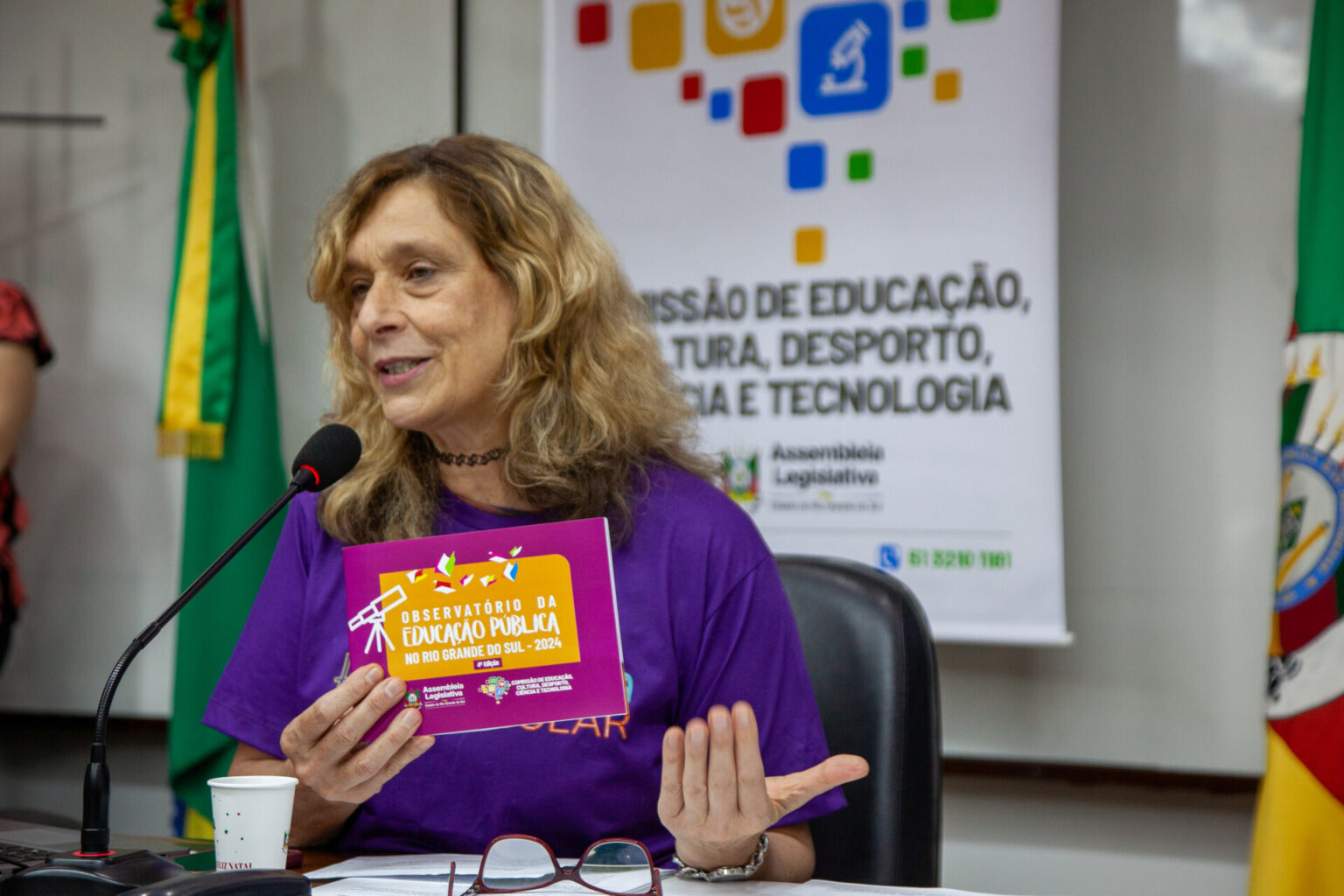 Presidente Sofia Cavedon apresenta relatório de atividades da Comissão de Educação