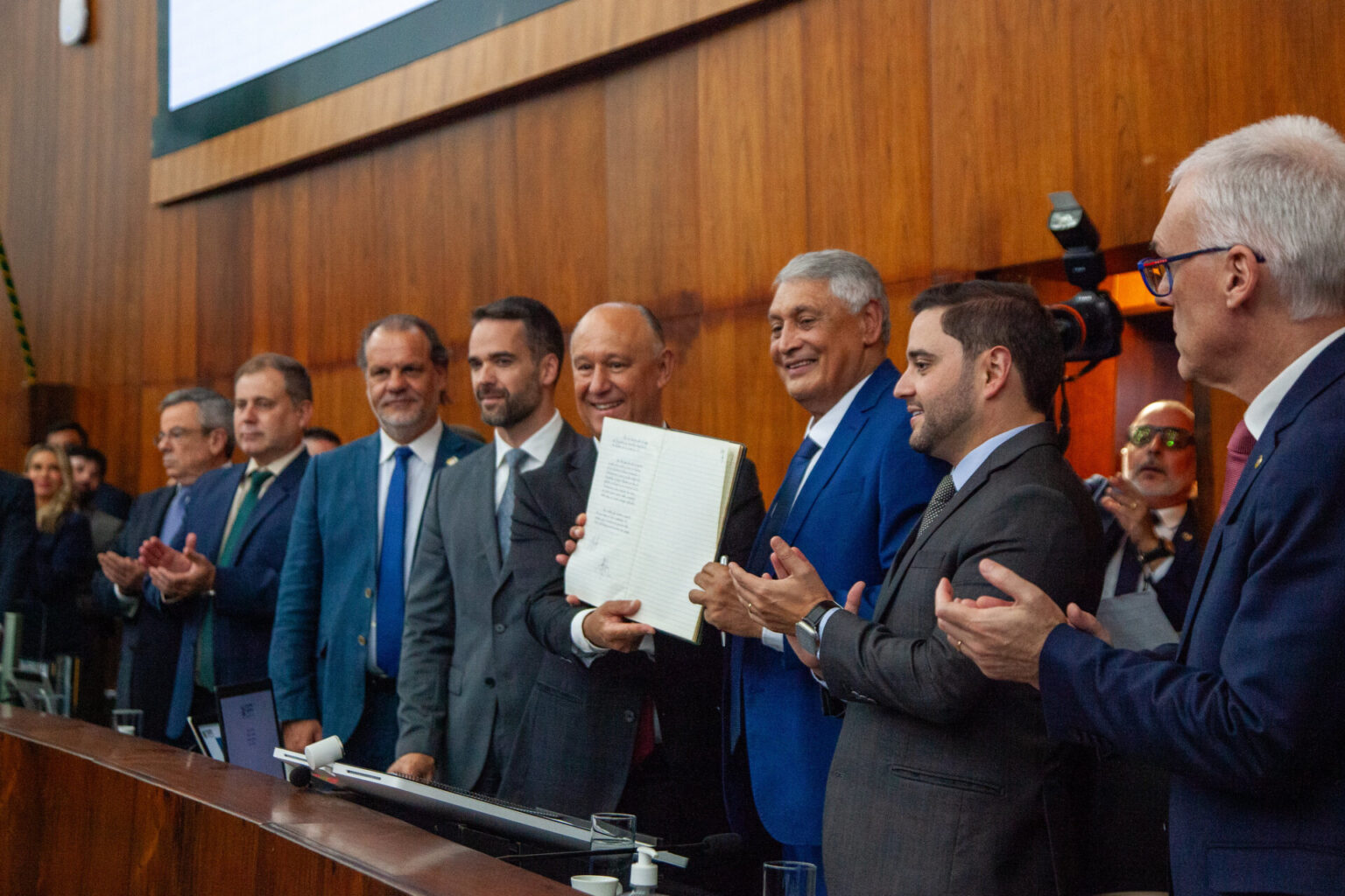 Em Sessão Solene, deputado Pepe assume presidência do Parlamento gaúcho