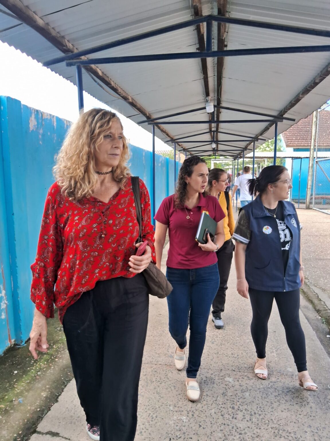 Sofia visita escola Mem de Sá e denuncia condições precárias