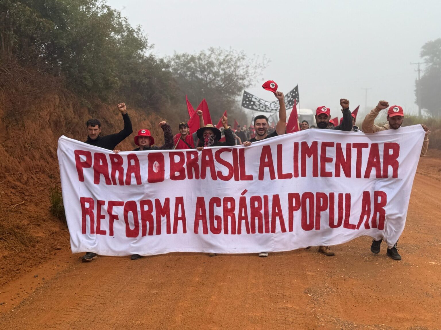 Deputado Adão Pretto Filho critica descaso do governo Leite com a Reforma Agrária